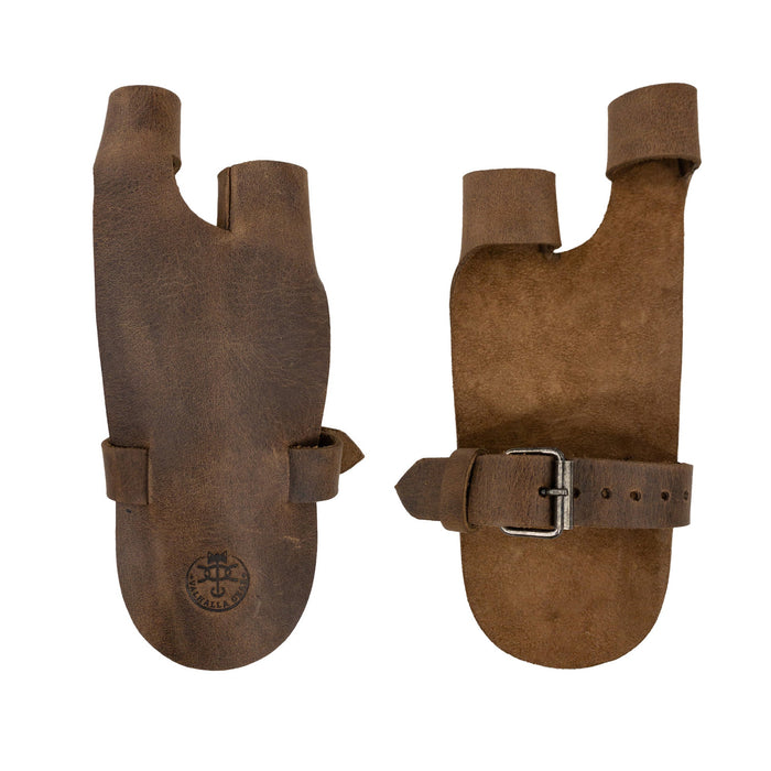 The Valhalla Gear Archery Shooting Glove displayed flat, highlighting the design and structure. This Full Grain Leather glove features a practical Hand Guard and Wrist and Finger Protector, designed for archers using a Recurve Bow. Perfect for shooting targets or cosplay, it's made artisanally in La Antigua Guatemala, combining function and style in every stitch.