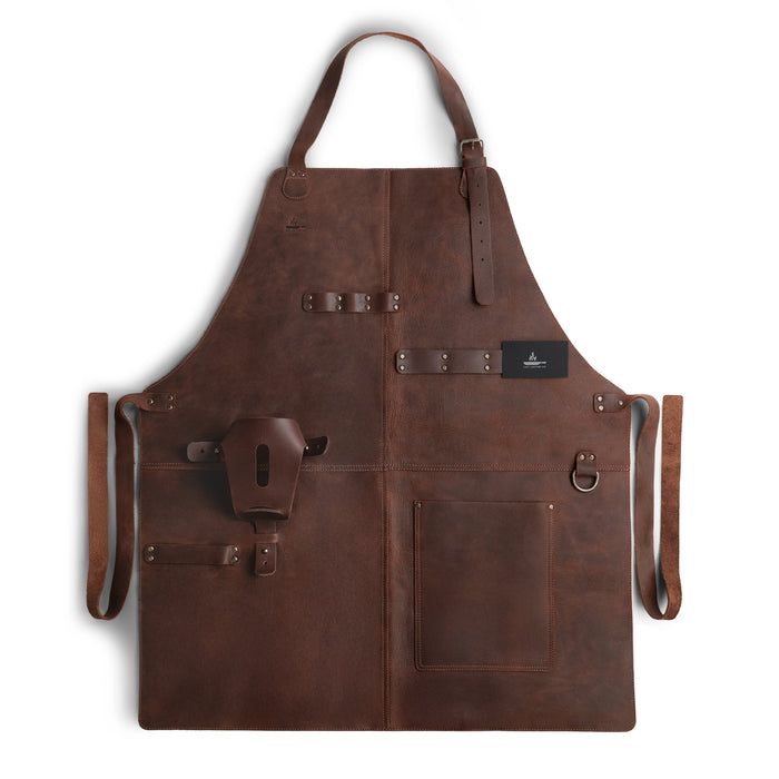 Cast Leather Co. BBQ Apron showcasing a classic rustic design with adjustable neck strap. Perfect for any grilling occasion, this full grain leather apron reflects artisan craftsmanship and is proudly handmade in La Antigua Guatemala & Oaxaca Mexico.