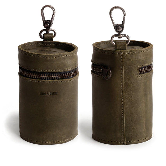Front and back view of the Bucket Coin Release from Hide & Drink, a handcrafted zippered pouch made of full grain leather, perfect for organizing coins and cash. This small batch production money box emphasizes artisan craftsmanship made in La Antigua Guatemala & Oaxaca Mexico.