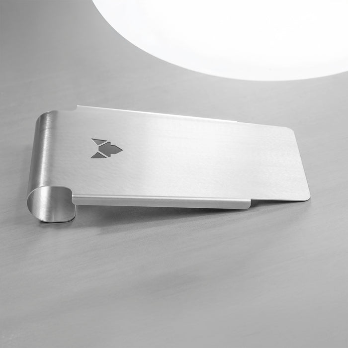 Grillspachtel auf Feuerplatte