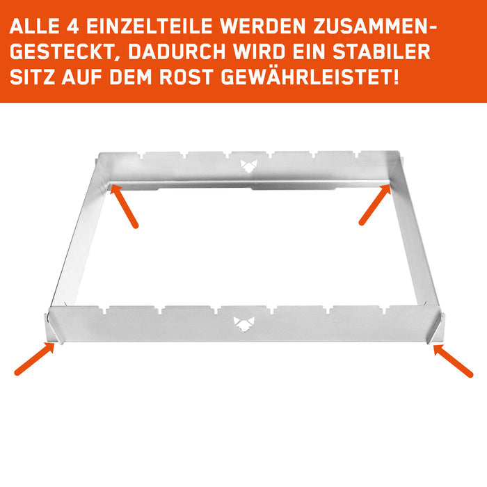 Das Bild zeigt den Freisteller von dem FENNEK Universal Grillspießhalter und dass alle vier Einzelteile zusammengesteckt werden und dadurch ein stabiler Sitz auf dem Rost gewährleistet wird.