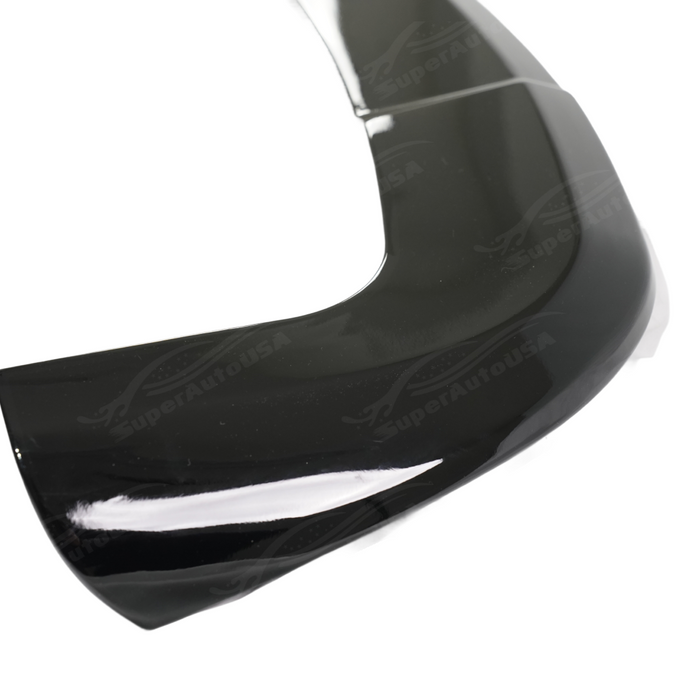 Detailed shot of the UV-resistant high-gloss clear coat on the BMW X1 U11 roof wing