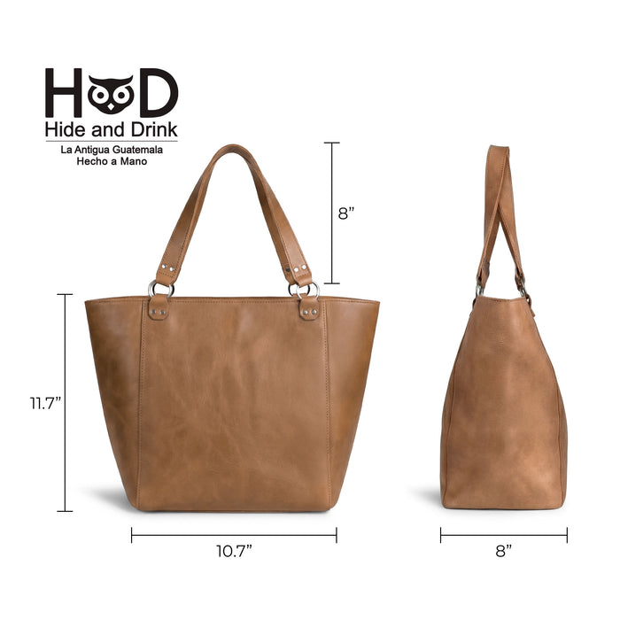 Image of the Leather Formal Handbag by Hide & Drink highlighting its size specifications. This Full Grain Leather handbag is perfect for use as a Female Formal Handbag, Shoulder Bag, or Shopping Bag for girls. Handmade in La Antigua Guatemala & Oaxaca Mexico.