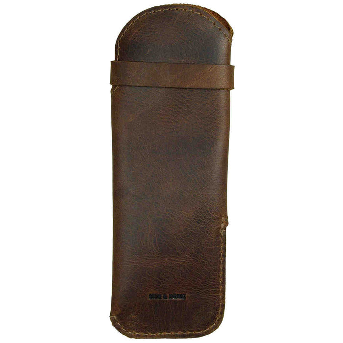 Elegant Heart Pen Case by Hide & Drink, offering a classic look for your writing instruments. This stylish Pencil Organizer is made from high-quality Full Grain Leather, representing small batch production and artisan craftsmanship, perfect for gifts for bookworms and office accessories enthusiasts, handmade in La Antigua Guatemala & Oaxaca Mexico.