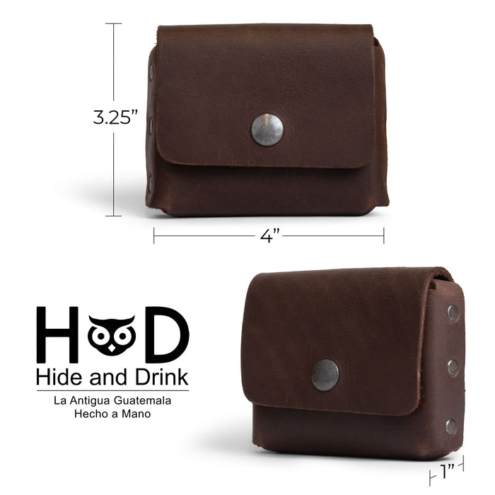 Hide & Drink Horizontal Waist Wallet, a sleek and practical accessory made from thick full grain leather. This wallet holds up to 12 cards, includes space for folded bills, and features a coin holder organizer. Artfully handmade in La Antigua Guatemala & Oaxaca Mexico, showcasing the quality of small batch production and hand stitching.