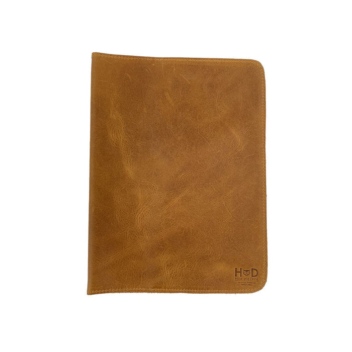 Close-up dimension illustration of the Full Grain Leather Journal Cover for Moleskine Cahier XL (7.5 x 9.75 in.) by Hide & Drink. Quality craftsmanship shines within the details of this hand-sewn notebook case.