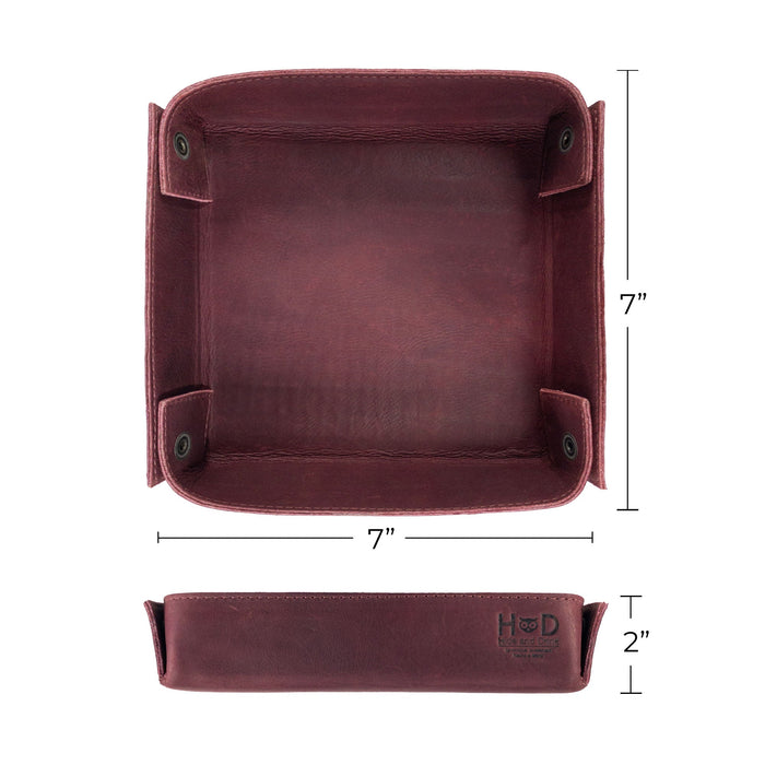 Hide & Drink Jumbo Tray showcasing a sophisticated design made from full grain leather, perfect for organizing coins and gadgets. This durable organizer highlights artisan craftsmanship from La Antigua Guatemala.