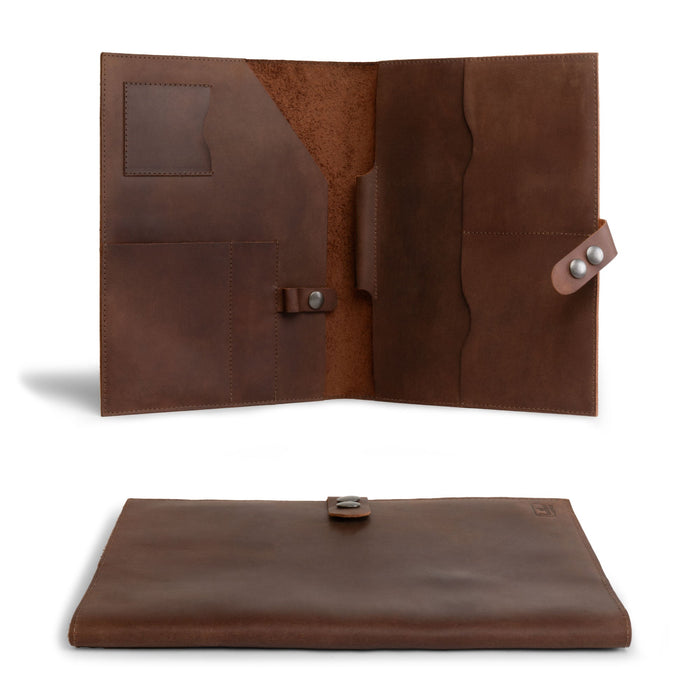 Inside layout of the Leather Tablet Padfolio by Leather Worx, highlighting its practical slots and compartments. This Executive Document Folder Holder is perfect for those looking for a Handmade Portfolio Binder that serves as a Professional Business Folio Organizer. Made from Full Grain Leather, it reflects the artisan craftsmanship of small batch production in La Antigua Guatemala & Oaxaca Mexico.