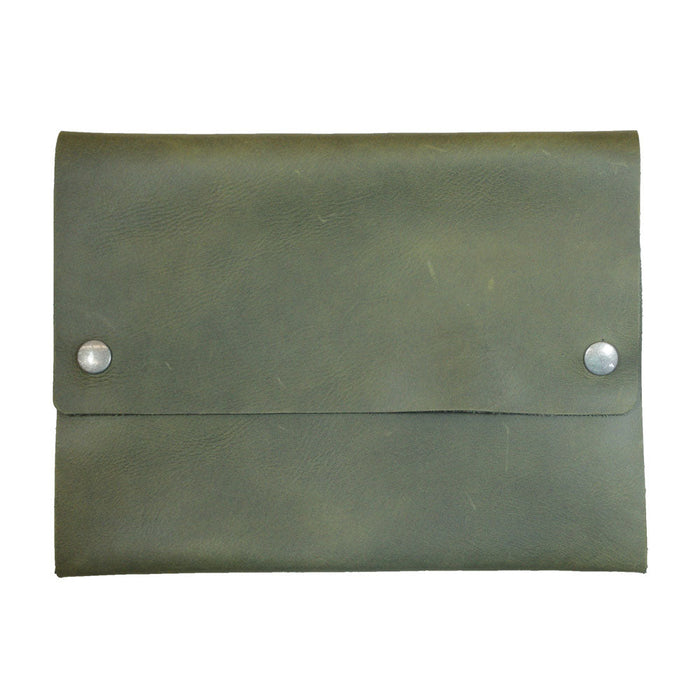 Front view of Hide & Drink's olive green Multipurpose Portfolio, showcasing its Full Grain Leather craft, ideal for storing tablets, phones, and field notes with style. Handmade in La Antigua Guatemala & Oaxaca Mexico.