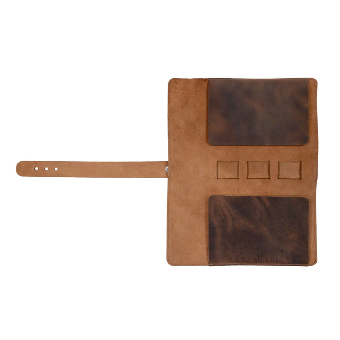 Back view of the Rectangular Knife Case with 3 Slots from Cast Leather Co., showcasing its practical design and durable Full Grain Leather construction. This Portable Knife Organizer doubles as a Travel Bag for essential culinary accessories, artfully handmade in La Antigua Guatemala.
