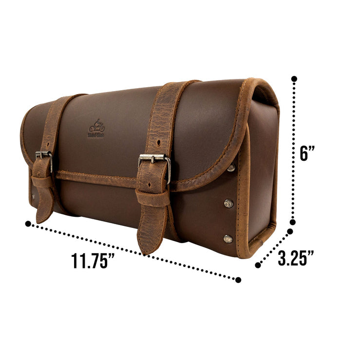 Dimensions of the Riveted Bag for Motorcycle by Hide & Ride shown with measurements, emphasizing its large capacity. This essential Motorcycle Riveted Bag is made from high-quality full grain leather, embodying artisan craftsmanship from La Antigua Guatemala & Oaxaca Mexico.