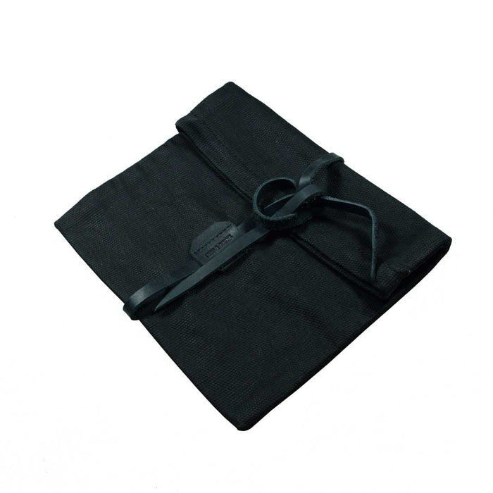 Hide & Drink presents the Rolling Pouch, a unique Survival Roll Top Pouch made from durable Waxed Canvas & Full Grain Leather. Perfect for outdoor adventures, this lightweight case is a must-have multipurpose bag, handmade in La Antigua Guatemala & Oaxaca, Mexico.