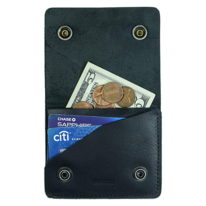 The Hide & Drink Sandwich Card Holder featuring a well-organized interior. This Double Snap Card Holder accommodates 4 cards plus cash, ideal for everyday use. Crafted from Full Grain Leather, it's a reliable cash organizer and coin case, reflecting true artisan craftsmanship made in La Antigua Guatemala & Oaxaca Mexico.