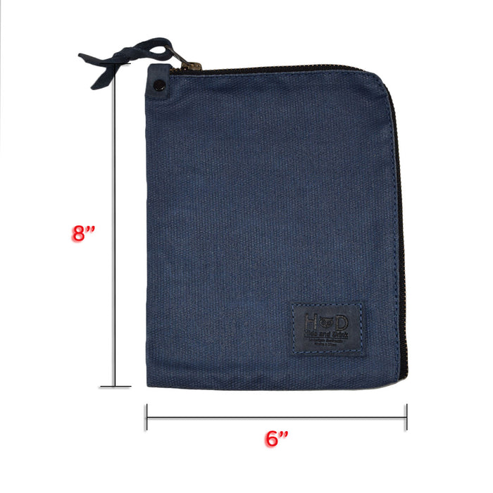 Dimensions of the Scribbler Case in navy blue by Hide & Drink, featuring Waxed Canvas. Perfect for notebooks, highlighting small batch production, artisan craftsmanship, and fire-branded design. Handmade in La Antigua Guatemala & Oaxaca Mexico.