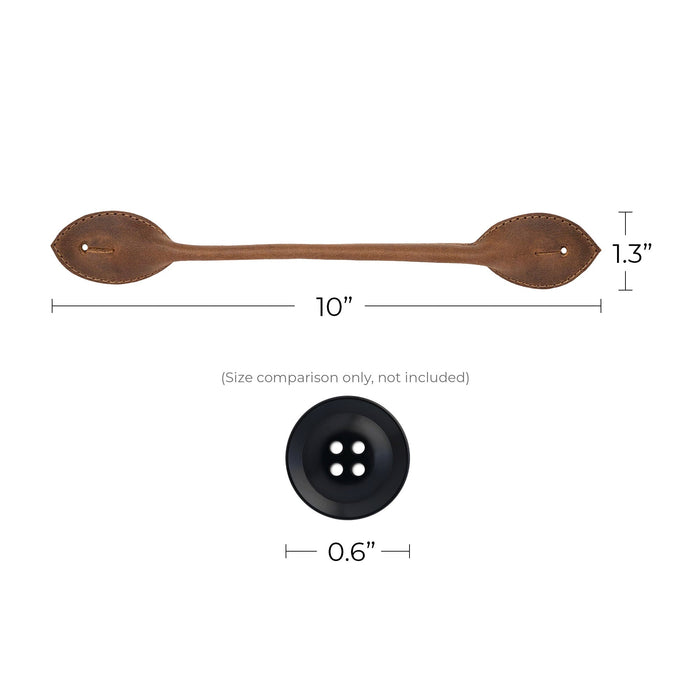 Dimensions of the Set of 3 Button End Attachments for Suspenders by Hide & Groom, featuring a detailed size comparison with a button. Ideal for formal events like dinner parties, this artisan-crafted accessory is made of full grain leather and is handmade in La Antigua Guatemala.