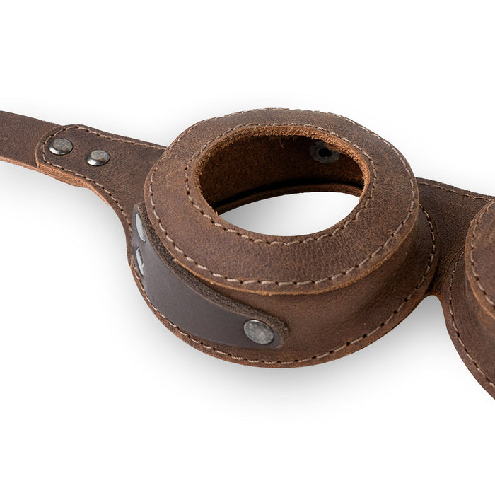 Close-up of the Steampunk Style Goggles by Hide & Play, featuring detailed craftsmanship in full grain leather, showcasing their handmade quality. This retro cosplay prop serves as a unique accessory for costumes, perfect for mad scientist roles, designed and made in La Antigua Guatemala & Oaxaca Mexico.