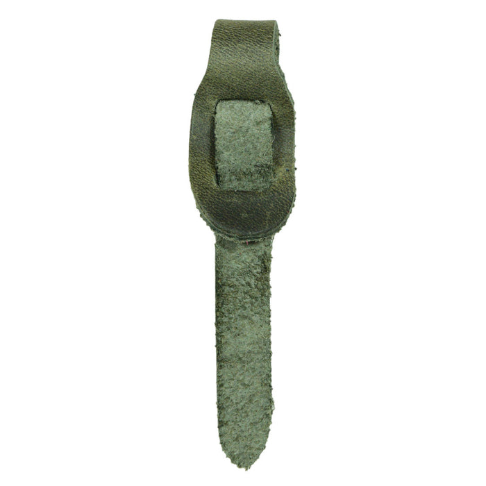 Rustic Zipper Pull Replacement by Hide & Drink featuring quality full grain leather. Included in the 6 pack, this piece is perfect for backpacks, jackets, wallets, luggage, and bags. Each artisan piece is handmade, fire branded, highlighting craftsmanship from La Antigua Guatemala & Oaxaca Mexico.