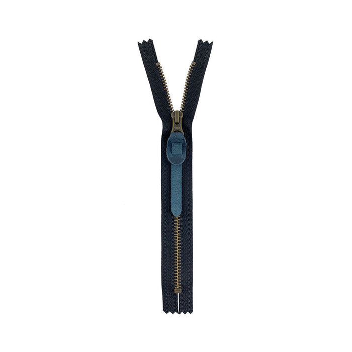 Sturdy Rustic Zipper Pull Replacement by Hide & Drink, finely crafted from quality full grain leather. Part of the 6 pack, suitable for backpacks, jackets, wallets, and bags. Each piece highlights artisan craftsmanship with fire branding in La Antigua Guatemala & Oaxaca Mexico.