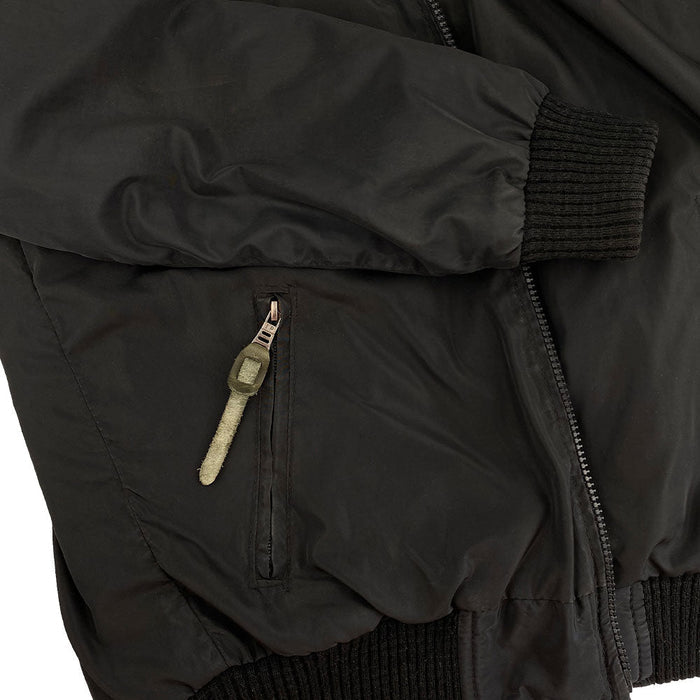 Artisan Rustic Zipper Pull Replacement by Hide & Drink crafted from durable full grain leather. It’s part of the 6 pack set, ideal for enhancing backpacks, jackets, wallets, luggage, and bags. Each pull is hand sewn and fire branded, showcasing quality from La Antigua Guatemala & Oaxaca Mexico.